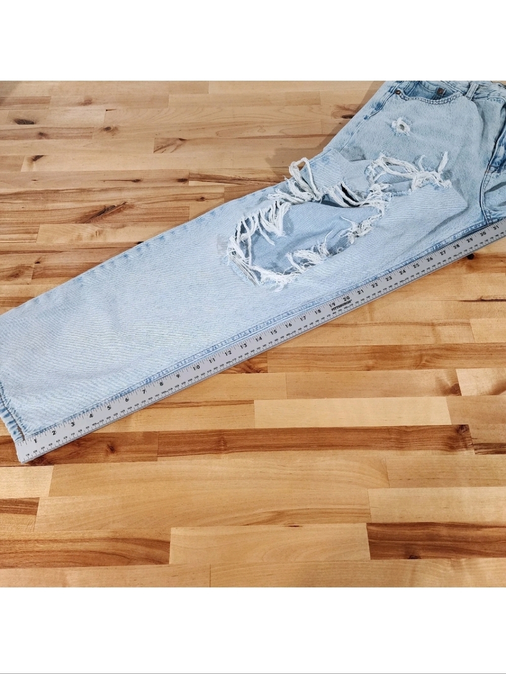 Aeropostale 90s Baggy Jeans Womens 14 Very Distressed Light Wash Festival Street - Picture 9 of 16